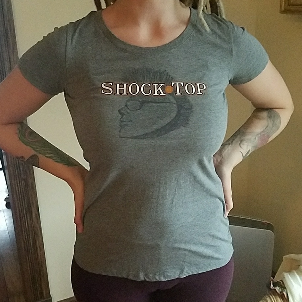 Shock Top gray top.